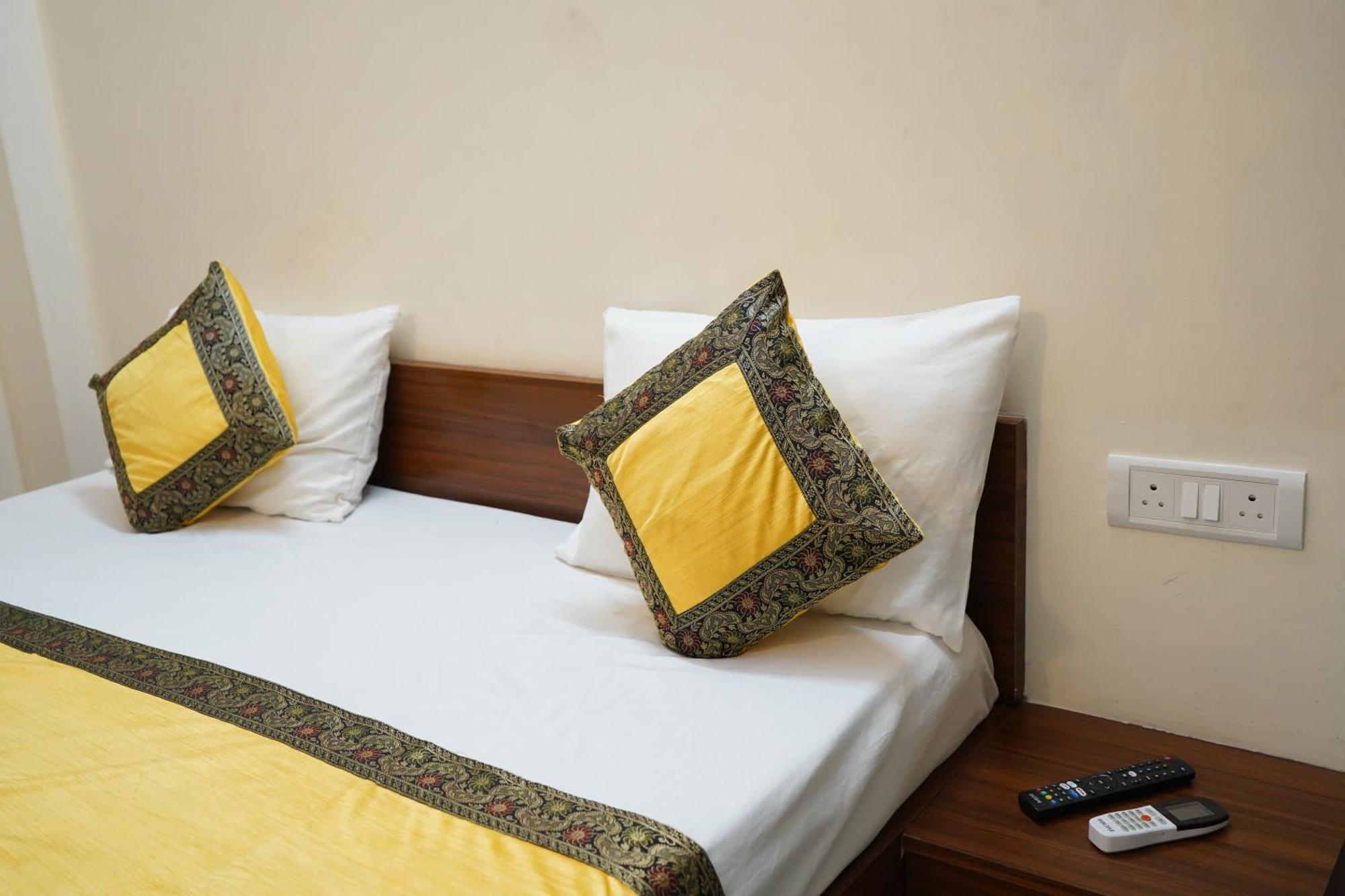 Kashi Paradise Stay Varanasi Esterno foto